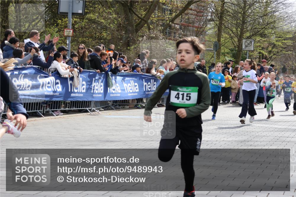 12.04.2026 - 45. Internationalen Wilhelmsburger Insellauf Strokosch-Dieckow http://msf.ph/oto/9489943 12.04.2026 14:35:10 Ziel 163, 166, 836, 869, 415, 1707, 846, 842, 1703, 156, 659, 873, 142, 522, 1009 meine-sportfotos.de