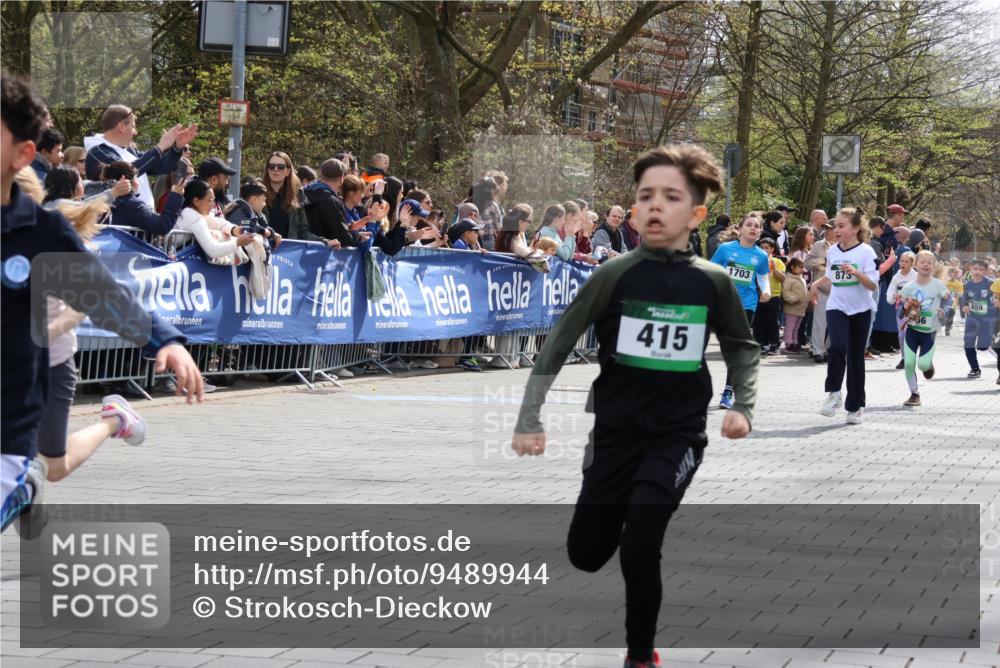 12.04.2026 - 45. Internationalen Wilhelmsburger Insellauf Strokosch-Dieckow http://msf.ph/oto/9489944 12.04.2026 14:35:10 Ziel 163, 166, 836, 869, 415, 1707, 846, 842, 1703, 156, 659, 873, 142, 522, 1009 meine-sportfotos.de