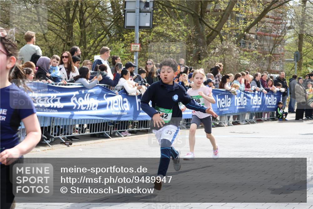 12.04.2026 - 45. Internationalen Wilhelmsburger Insellauf Strokosch-Dieckow http://msf.ph/oto/9489947 12.04.2026 14:35:10 Ziel 163, 166, 836, 869, 415, 1707, 846, 842, 1703, 156, 659, 873, 142, 522, 1009 meine-sportfotos.de