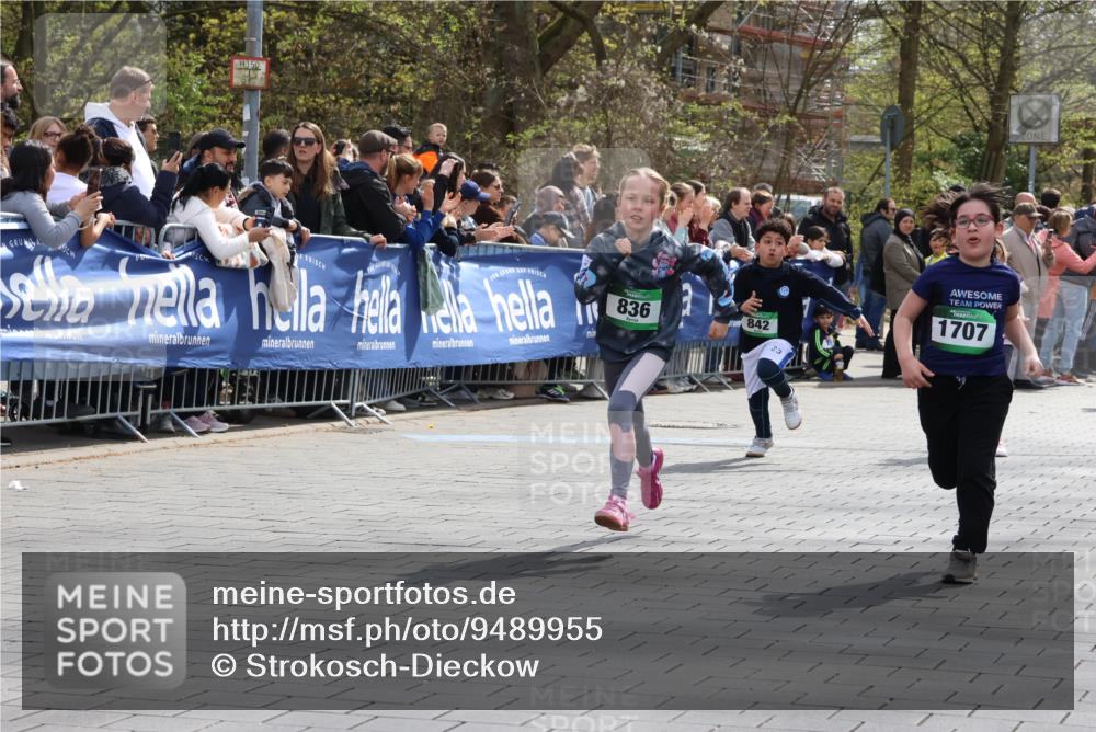 12.04.2026 - 45. Internationalen Wilhelmsburger Insellauf Strokosch-Dieckow http://msf.ph/oto/9489955 12.04.2026 14:35:08 Ziel 677, 69, 470, 1750, 163, 166, 836, 869, 415, 1707, 846, 842, 1703, 156, 659, 873, 142, 522 meine-sportfotos.de