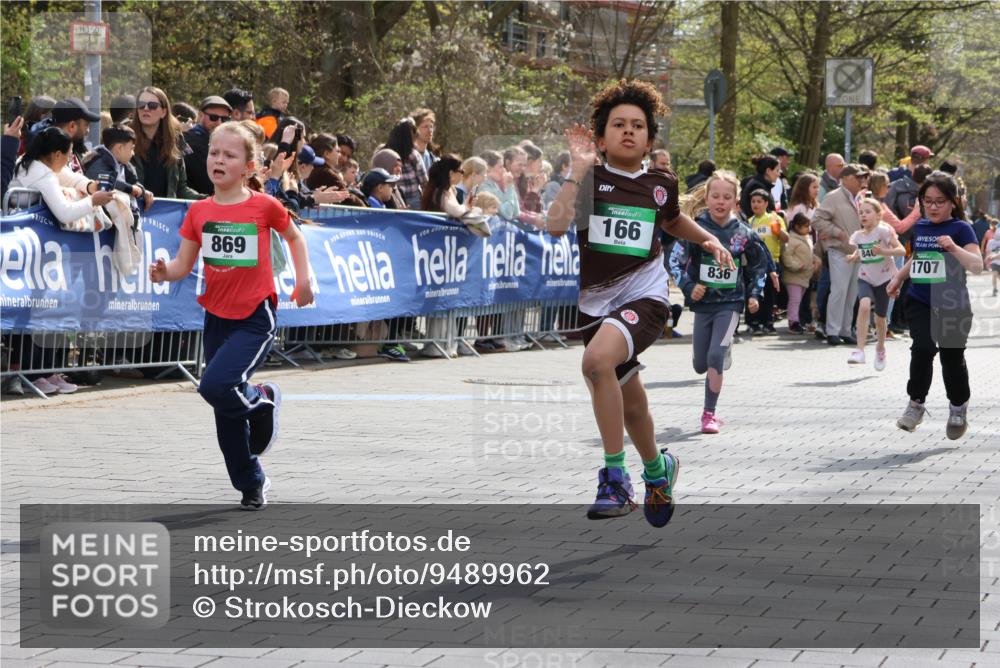 12.04.2026 - 45. Internationalen Wilhelmsburger Insellauf Strokosch-Dieckow http://msf.ph/oto/9489962 12.04.2026 14:35:06 Ziel 677, 69, 470, 1750, 163, 166, 836, 869, 415, 1707, 846, 842 meine-sportfotos.de