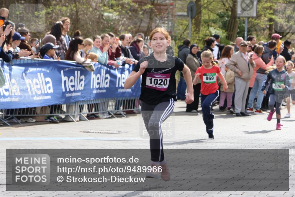 12.04.2026 - 45. Internationalen Wilhelmsburger Insellauf Strokosch-Dieckow http://msf.ph/oto/9489966 12.04.2026 14:35:05 Ziel 1721, 616, 816, 677, 69, 470, 1750, 163, 166, 836, 869, 415, 1707, 846, 842 meine-sportfotos.de