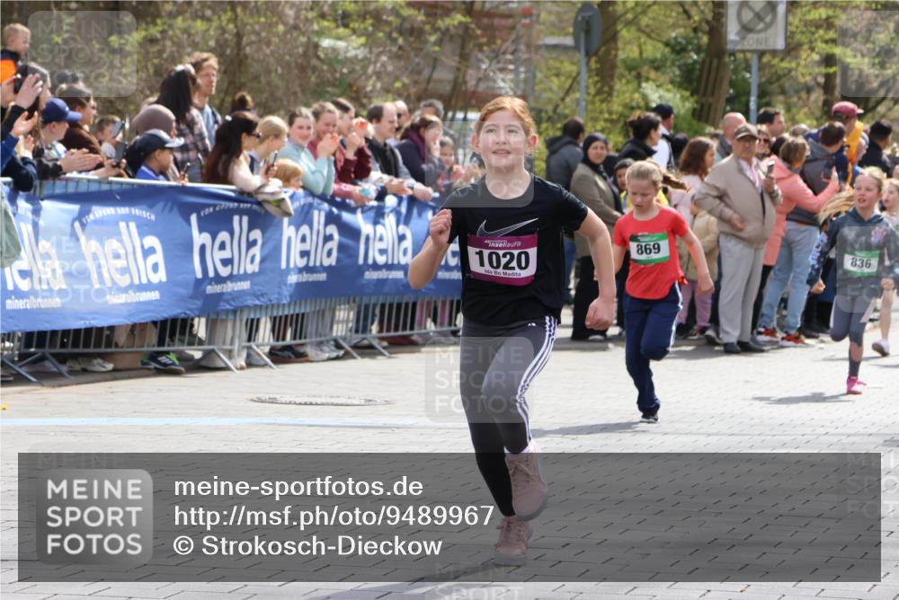 12.04.2026 - 45. Internationalen Wilhelmsburger Insellauf Strokosch-Dieckow http://msf.ph/oto/9489967 12.04.2026 14:35:04 Ziel 550, 527, 1721, 616, 816, 677, 69, 470, 1750, 163, 166, 836, 869, 415, 1707, 846, 842 meine-sportfotos.de