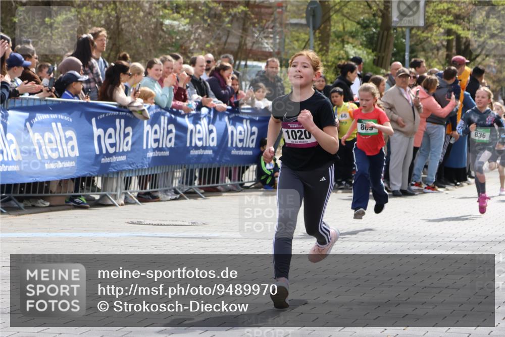 12.04.2026 - 45. Internationalen Wilhelmsburger Insellauf Strokosch-Dieckow http://msf.ph/oto/9489970 12.04.2026 14:35:04 Ziel 550, 527, 1721, 616, 816, 677, 69, 470, 1750, 163, 166, 836, 869, 415, 1707, 846, 842 meine-sportfotos.de