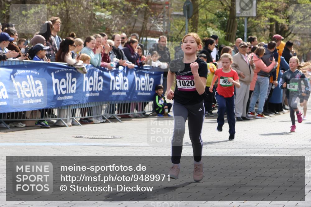 12.04.2026 - 45. Internationalen Wilhelmsburger Insellauf Strokosch-Dieckow http://msf.ph/oto/9489971 12.04.2026 14:35:04 Ziel 550, 527, 1721, 616, 816, 677, 69, 470, 1750, 163, 166, 836, 869, 415, 1707, 846, 842 meine-sportfotos.de