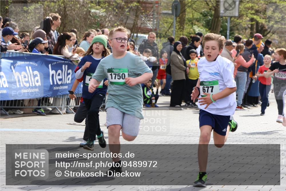 12.04.2026 - 45. Internationalen Wilhelmsburger Insellauf Strokosch-Dieckow http://msf.ph/oto/9489972 12.04.2026 14:35:02 Ziel 556, 840, 864, 288, 1725, 550, 527, 1721, 616, 816, 677, 69, 470, 1750, 163, 166, 836, 869 meine-sportfotos.de