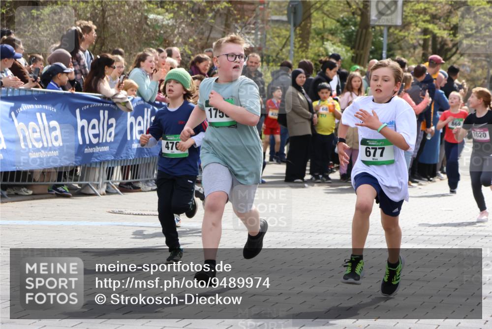 12.04.2026 - 45. Internationalen Wilhelmsburger Insellauf Strokosch-Dieckow http://msf.ph/oto/9489974 12.04.2026 14:35:02 Ziel 556, 840, 864, 288, 1725, 550, 527, 1721, 616, 816, 677, 69, 470, 1750, 163, 166, 836, 869 meine-sportfotos.de