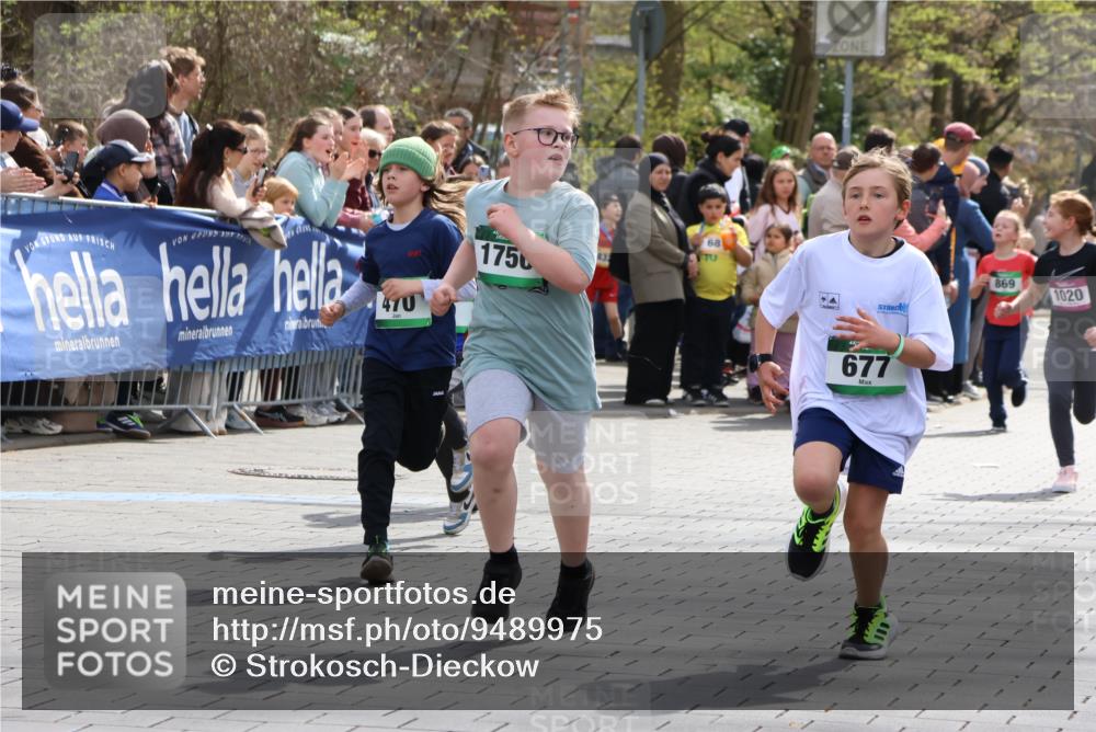12.04.2026 - 45. Internationalen Wilhelmsburger Insellauf Strokosch-Dieckow http://msf.ph/oto/9489975 12.04.2026 14:35:02 Ziel 556, 840, 864, 288, 1725, 550, 527, 1721, 616, 816, 677, 69, 470, 1750, 163, 166, 836, 869 meine-sportfotos.de