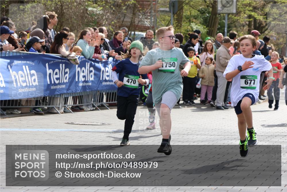 12.04.2026 - 45. Internationalen Wilhelmsburger Insellauf Strokosch-Dieckow http://msf.ph/oto/9489979 12.04.2026 14:35:02 Ziel 556, 840, 864, 288, 1725, 550, 527, 1721, 616, 816, 677, 69, 470, 1750, 163, 166, 836, 869 meine-sportfotos.de