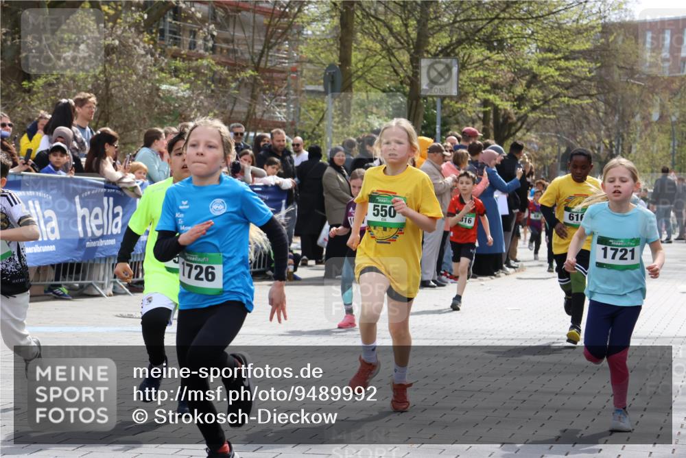 12.04.2026 - 45. Internationalen Wilhelmsburger Insellauf Strokosch-Dieckow http://msf.ph/oto/9489992 12.04.2026 14:34:57 Ziel 1021, 485, 489, 1016, 122, 476, 472, 575, 287, 326, 464, 1706, 346, 1726, 556, 840, 864, 288, 1725, 550, 527, 1721, 616, 816, 677, 69, 470, 1750 meine-sportfotos.de