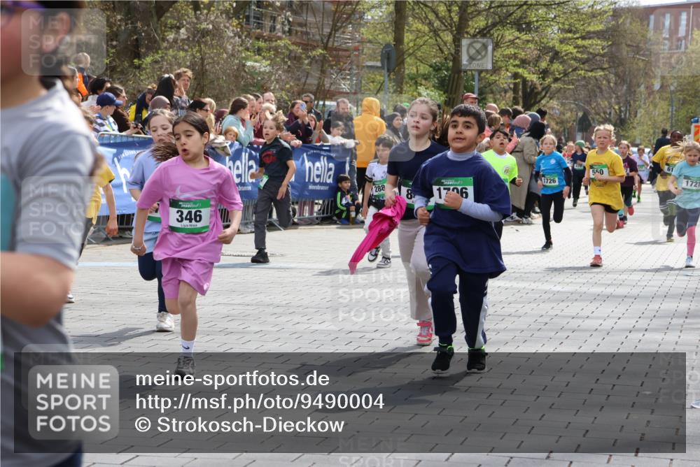 12.04.2026 - 45. Internationalen Wilhelmsburger Insellauf Strokosch-Dieckow http://msf.ph/oto/9490004 12.04.2026 14:34:54 Ziel 519, 999, 622, 471, 356, 47, 1021, 485, 489, 1016, 122, 476, 472, 575, 287, 326, 464, 1706, 346, 1726, 556, 840, 864, 288, 1725, 550, 527, 1721, 616, 816 meine-sportfotos.de