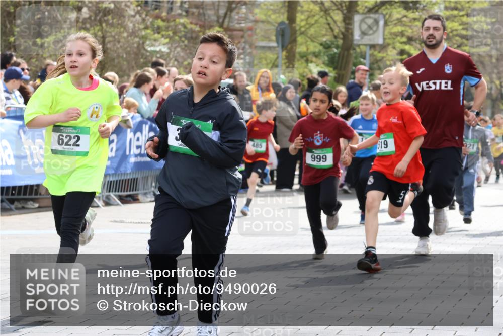 12.04.2026 - 45. Internationalen Wilhelmsburger Insellauf Strokosch-Dieckow http://msf.ph/oto/9490026 12.04.2026 14:34:49 Ziel 538, 40, 303, 993, 519, 999, 622, 471, 356, 47, 1021, 485, 489, 1016, 122, 476, 472, 575, 287, 326, 464, 1706, 346, 1726 meine-sportfotos.de