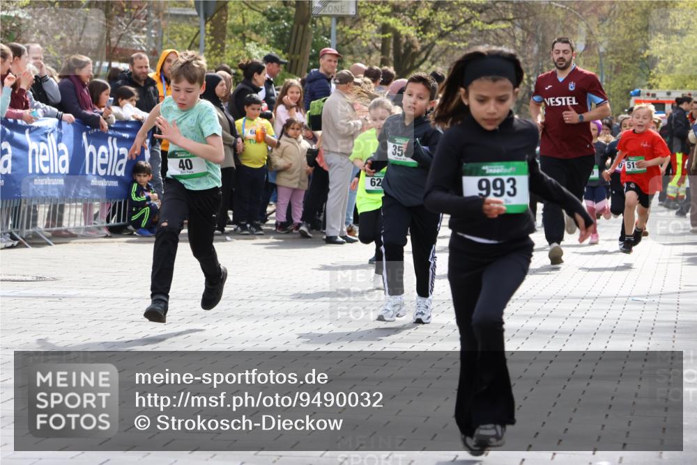 12.04.2026 - 45. Internationalen Wilhelmsburger Insellauf Strokosch-Dieckow http://msf.ph/oto/9490032 12.04.2026 14:34:46 Ziel 16, 837, 311, 589, 808, 1720, 538, 40, 303, 993, 519, 999, 622, 471, 356, 47, 1021, 485, 489, 1016, 122, 476, 472 meine-sportfotos.de