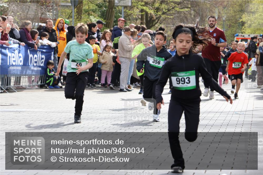 12.04.2026 - 45. Internationalen Wilhelmsburger Insellauf Strokosch-Dieckow http://msf.ph/oto/9490034 12.04.2026 14:34:46 Ziel 16, 837, 311, 589, 808, 1720, 538, 40, 303, 993, 519, 999, 622, 471, 356, 47, 1021, 485, 489, 1016, 122, 476, 472 meine-sportfotos.de