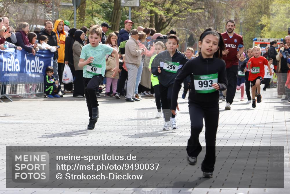 12.04.2026 - 45. Internationalen Wilhelmsburger Insellauf Strokosch-Dieckow http://msf.ph/oto/9490037 12.04.2026 14:34:46 Ziel 16, 837, 311, 589, 808, 1720, 538, 40, 303, 993, 519, 999, 622, 471, 356, 47, 1021, 485, 489, 1016, 122, 476, 472 meine-sportfotos.de