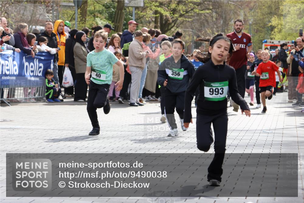 12.04.2026 - 45. Internationalen Wilhelmsburger Insellauf Strokosch-Dieckow http://msf.ph/oto/9490038 12.04.2026 14:34:46 Ziel 16, 837, 311, 589, 808, 1720, 538, 40, 303, 993, 519, 999, 622, 471, 356, 47, 1021, 485, 489, 1016, 122, 476, 472 meine-sportfotos.de