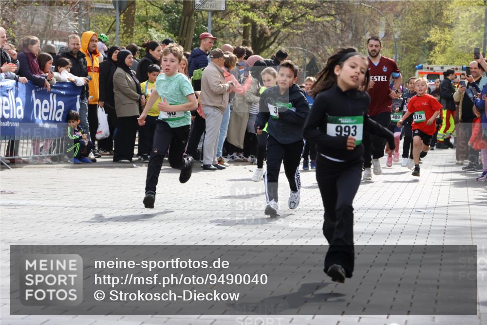 12.04.2026 - 45. Internationalen Wilhelmsburger Insellauf Strokosch-Dieckow http://msf.ph/oto/9490040 12.04.2026 14:34:46 Ziel 16, 837, 311, 589, 808, 1720, 538, 40, 303, 993, 519, 999, 622, 471, 356, 47, 1021, 485, 489, 1016, 122, 476, 472 meine-sportfotos.de