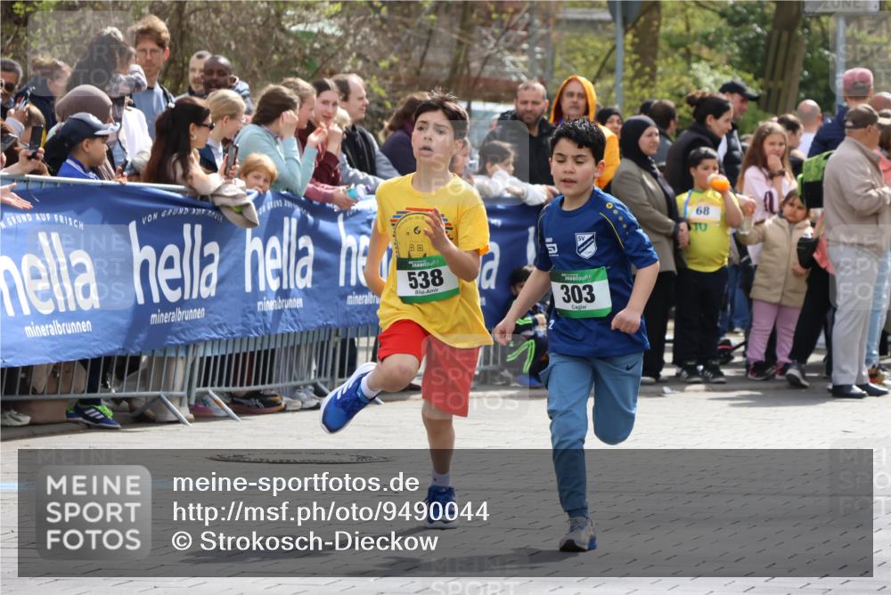 12.04.2026 - 45. Internationalen Wilhelmsburger Insellauf Strokosch-Dieckow http://msf.ph/oto/9490044 12.04.2026 14:34:44 Ziel 110, 524, 660, 843, 815, 423, 16, 837, 311, 589, 808, 1720, 538, 40, 303, 993, 519, 999, 622, 471, 356, 47 meine-sportfotos.de