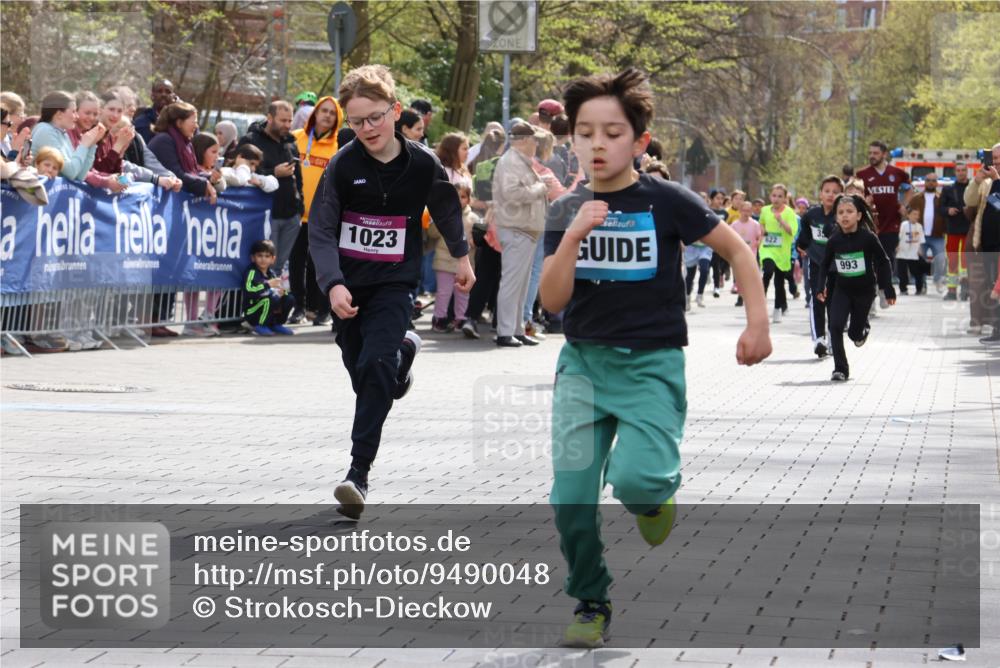 12.04.2026 - 45. Internationalen Wilhelmsburger Insellauf Strokosch-Dieckow http://msf.ph/oto/9490048 12.04.2026 14:34:42 Ziel 291, 144, 995, 590, 436, 110, 524, 660, 843, 815, 423, 16, 837, 311, 589, 808, 1720, 538, 40, 303, 993 meine-sportfotos.de