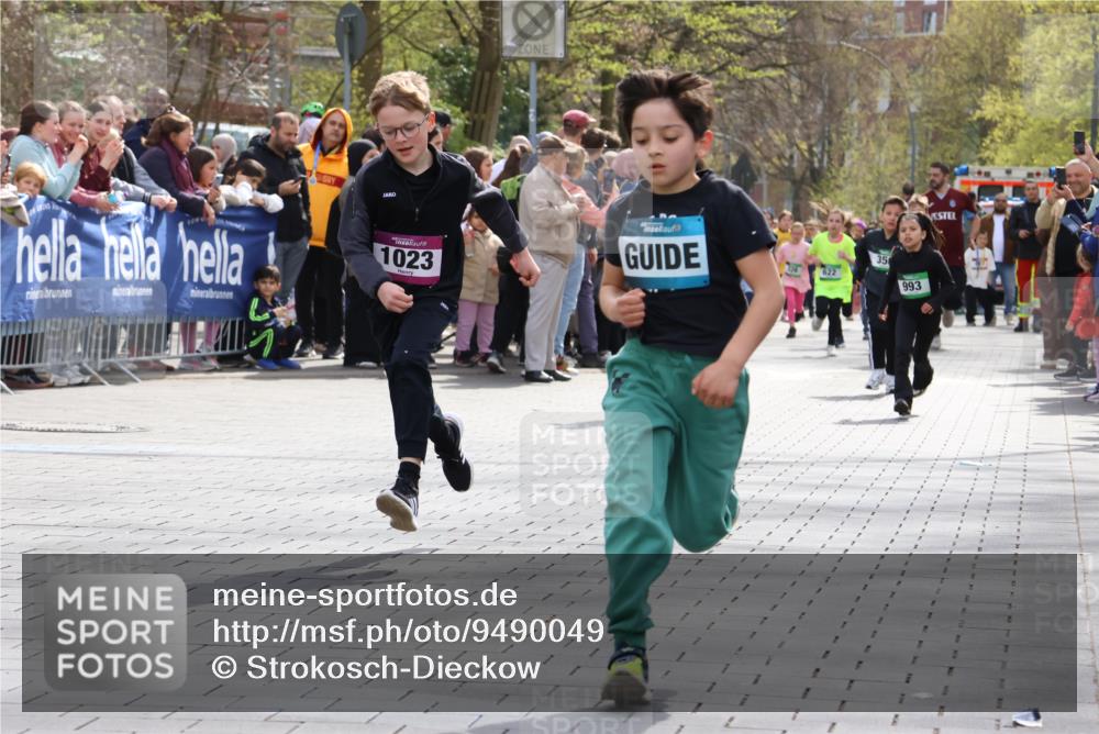 12.04.2026 - 45. Internationalen Wilhelmsburger Insellauf Strokosch-Dieckow http://msf.ph/oto/9490049 12.04.2026 14:34:42 Ziel 291, 144, 995, 590, 436, 110, 524, 660, 843, 815, 423, 16, 837, 311, 589, 808, 1720, 538, 40, 303, 993 meine-sportfotos.de