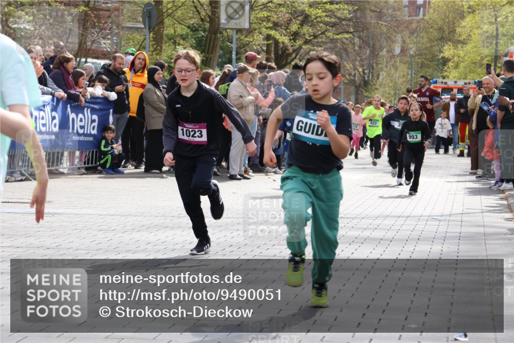 12.04.2026 - 45. Internationalen Wilhelmsburger Insellauf Strokosch-Dieckow http://msf.ph/oto/9490051 12.04.2026 14:34:42 Ziel 291, 144, 995, 590, 436, 110, 524, 660, 843, 815, 423, 16, 837, 311, 589, 808, 1720, 538, 40, 303, 993 meine-sportfotos.de