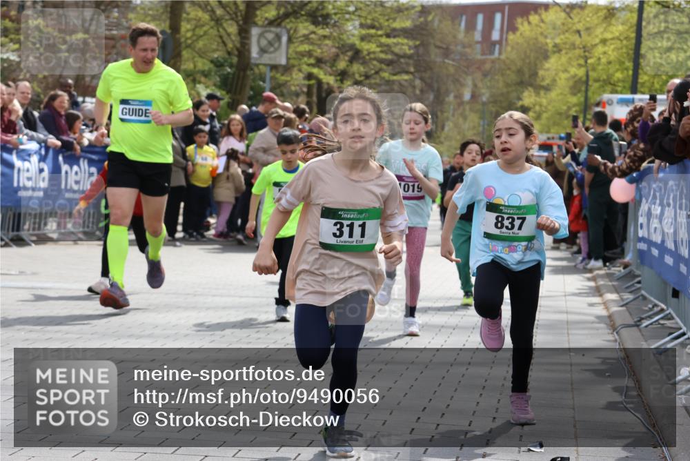 12.04.2026 - 45. Internationalen Wilhelmsburger Insellauf Strokosch-Dieckow http://msf.ph/oto/9490056 12.04.2026 14:34:40 Ziel 443, 291, 144, 995, 590, 436, 110, 524, 660, 843, 815, 423, 16, 837, 311, 589, 808, 1720, 538, 40, 303 meine-sportfotos.de