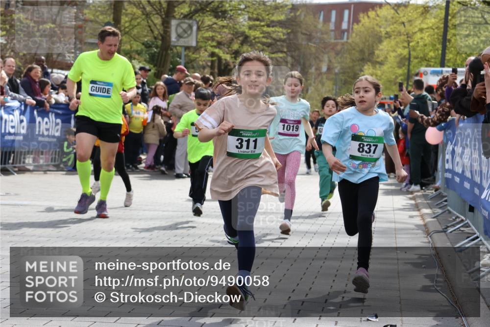 12.04.2026 - 45. Internationalen Wilhelmsburger Insellauf Strokosch-Dieckow http://msf.ph/oto/9490058 12.04.2026 14:34:40 Ziel 443, 291, 144, 995, 590, 436, 110, 524, 660, 843, 815, 423, 16, 837, 311, 589, 808, 1720, 538, 40, 303 meine-sportfotos.de