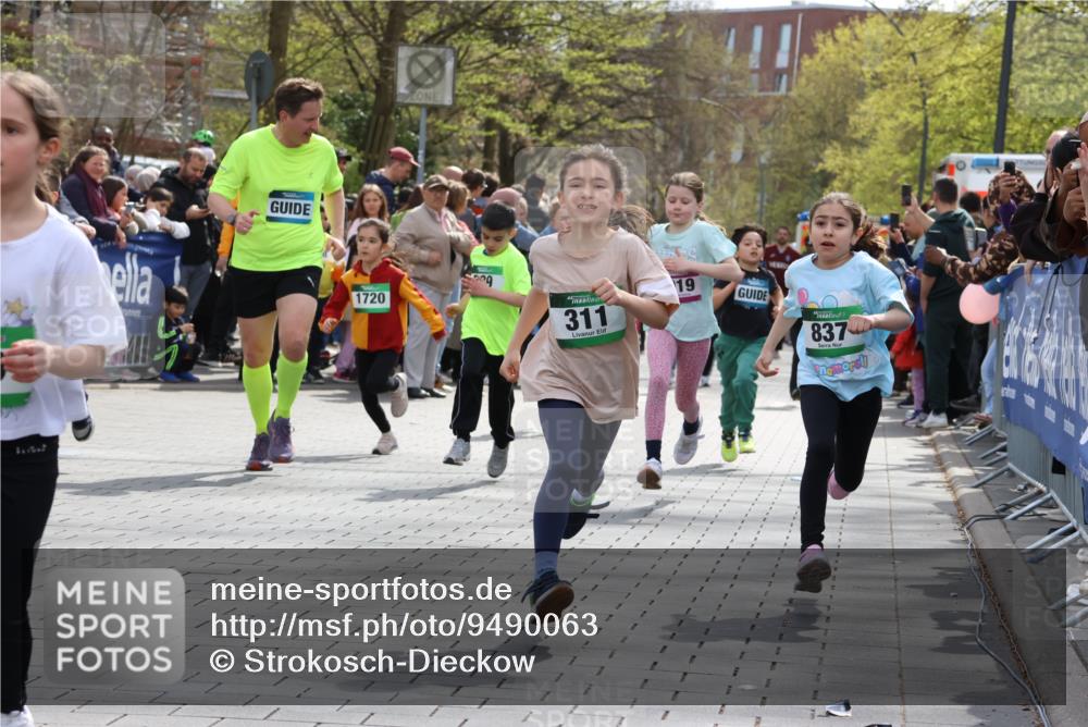 12.04.2026 - 45. Internationalen Wilhelmsburger Insellauf Strokosch-Dieckow http://msf.ph/oto/9490063 12.04.2026 14:34:39 Ziel 1076, 1711, 443, 291, 144, 995, 590, 436, 110, 524, 660, 843, 815, 423, 16, 837, 311, 589, 808, 1720, 538 meine-sportfotos.de