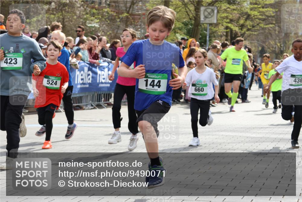 12.04.2026 - 45. Internationalen Wilhelmsburger Insellauf Strokosch-Dieckow http://msf.ph/oto/9490071 12.04.2026 14:34:37 Ziel 27, 332, 305, 853, 28, 146, 841, 1076, 1711, 443, 291, 144, 995, 590, 436, 110, 524, 660, 843, 815, 423, 16, 837, 311, 589, 808, 1720 meine-sportfotos.de