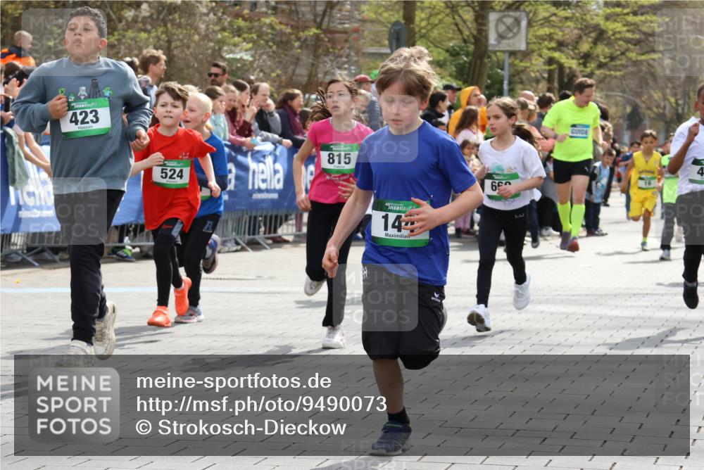 12.04.2026 - 45. Internationalen Wilhelmsburger Insellauf Strokosch-Dieckow http://msf.ph/oto/9490073 12.04.2026 14:34:37 Ziel 27, 332, 305, 853, 28, 146, 841, 1076, 1711, 443, 291, 144, 995, 590, 436, 110, 524, 660, 843, 815, 423, 16, 837, 311, 589, 808, 1720 meine-sportfotos.de