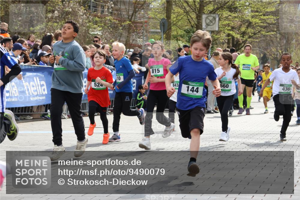 12.04.2026 - 45. Internationalen Wilhelmsburger Insellauf Strokosch-Dieckow http://msf.ph/oto/9490079 12.04.2026 14:34:36 Ziel 809, 27, 332, 305, 853, 28, 146, 841, 1076, 1711, 443, 291, 144, 995, 590, 436, 110, 524, 660, 843, 815, 423, 16, 837, 311, 589, 808, 1720 meine-sportfotos.de