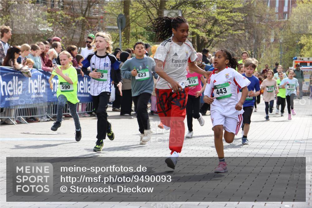 12.04.2026 - 45. Internationalen Wilhelmsburger Insellauf Strokosch-Dieckow http://msf.ph/oto/9490093 12.04.2026 14:34:35 Ziel 1712, 809, 27, 332, 305, 853, 28, 146, 841, 1076, 1711, 443, 291, 144, 995, 590, 436, 110, 524, 660, 843, 815, 423, 16, 837, 311 meine-sportfotos.de