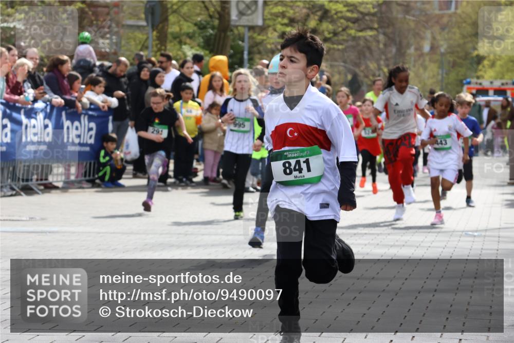 12.04.2026 - 45. Internationalen Wilhelmsburger Insellauf Strokosch-Dieckow http://msf.ph/oto/9490097 12.04.2026 14:34:33 Ziel 115, 1026, 1712, 809, 27, 332, 305, 853, 28, 146, 841, 1076, 1711, 443, 291, 144, 995, 590, 436, 110, 524, 660, 843, 815, 423 meine-sportfotos.de
