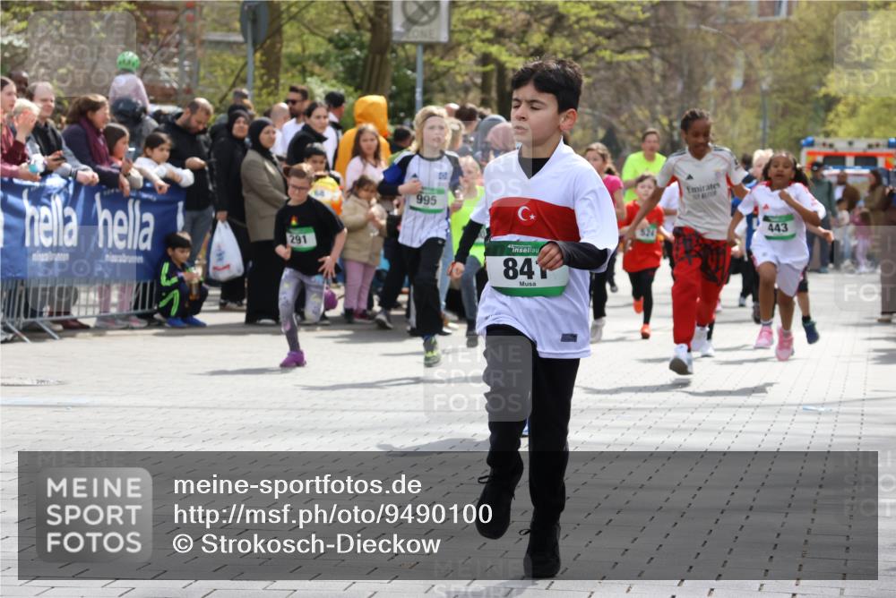 12.04.2026 - 45. Internationalen Wilhelmsburger Insellauf Strokosch-Dieckow http://msf.ph/oto/9490100 12.04.2026 14:34:32 Ziel 1730, 115, 1026, 1712, 809, 27, 332, 305, 853, 28, 146, 841, 1076, 1711, 443, 291, 144, 995, 590, 436, 110, 524 meine-sportfotos.de