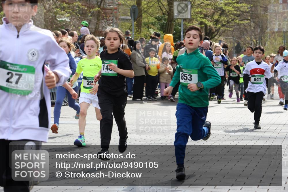 12.04.2026 - 45. Internationalen Wilhelmsburger Insellauf Strokosch-Dieckow http://msf.ph/oto/9490105 12.04.2026 14:34:31 Ziel 1723, 1730, 115, 1026, 1712, 809, 27, 332, 305, 853, 28, 146, 841, 1076, 1711, 443, 291, 144, 995, 590, 436 meine-sportfotos.de