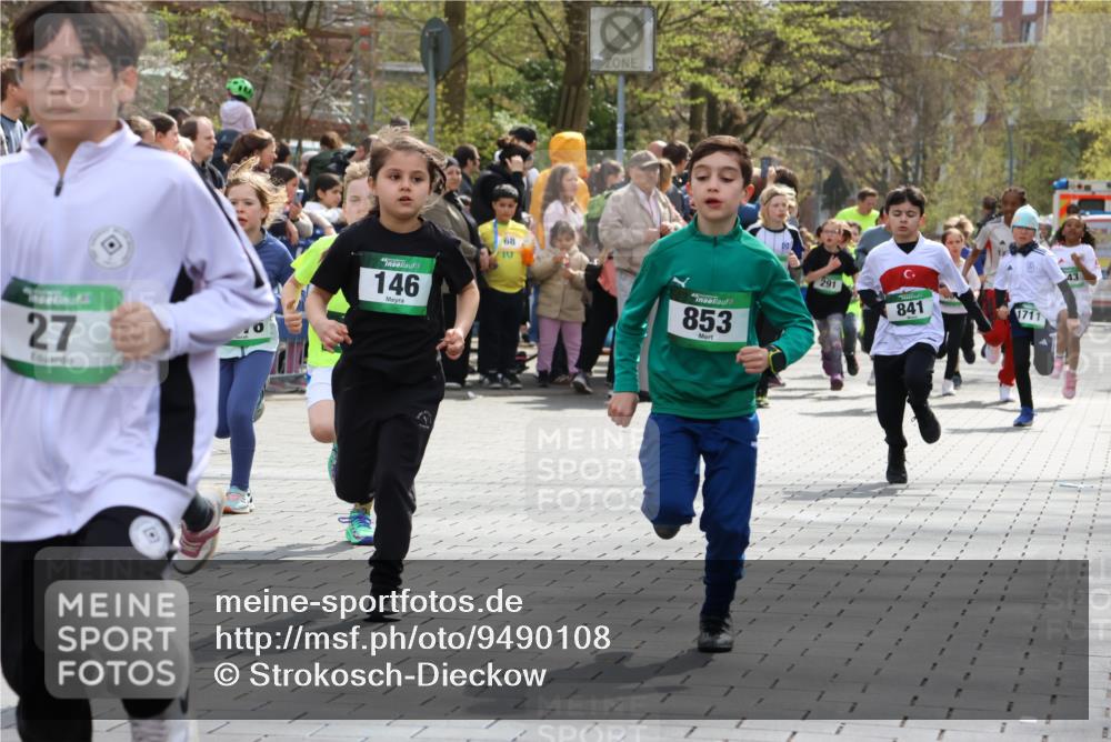 12.04.2026 - 45. Internationalen Wilhelmsburger Insellauf Strokosch-Dieckow http://msf.ph/oto/9490108 12.04.2026 14:34:30 Ziel 1723, 1730, 115, 1026, 1712, 809, 27, 332, 305, 853, 28, 146, 841, 1076, 1711, 443, 291, 144, 995, 590 meine-sportfotos.de