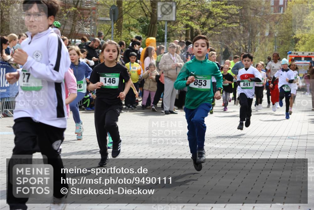 12.04.2026 - 45. Internationalen Wilhelmsburger Insellauf Strokosch-Dieckow http://msf.ph/oto/9490111 12.04.2026 14:34:30 Ziel 1723, 1730, 115, 1026, 1712, 809, 27, 332, 305, 853, 28, 146, 841, 1076, 1711, 443, 291, 144, 995, 590 meine-sportfotos.de
