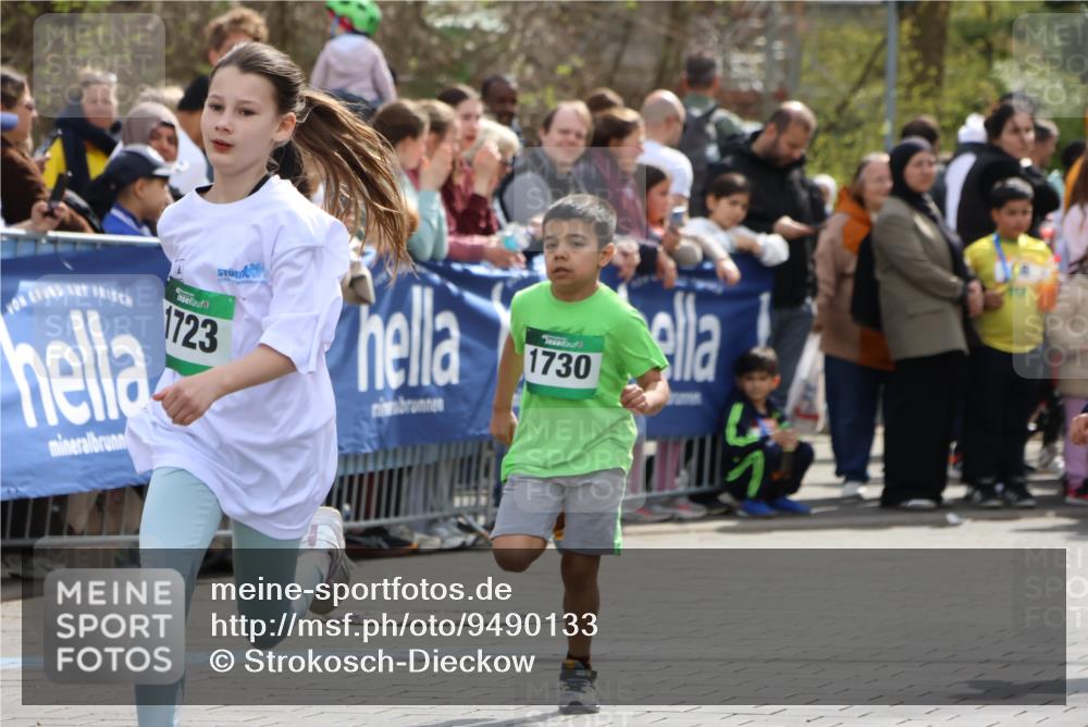 12.04.2026 - 45. Internationalen Wilhelmsburger Insellauf Strokosch-Dieckow http://msf.ph/oto/9490133 12.04.2026 14:34:25 Ziel 32, 33, 104, 314, 1718, 160, 483, 839, 1713, 1723, 1730, 115, 1026, 1712, 809, 27, 332, 305, 853, 28 meine-sportfotos.de
