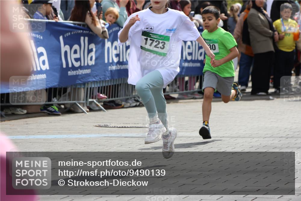 12.04.2026 - 45. Internationalen Wilhelmsburger Insellauf Strokosch-Dieckow http://msf.ph/oto/9490139 12.04.2026 14:34:24 Ziel 32, 33, 104, 314, 1718, 160, 483, 839, 1713, 1723, 1730, 115, 1026, 1712, 809 meine-sportfotos.de
