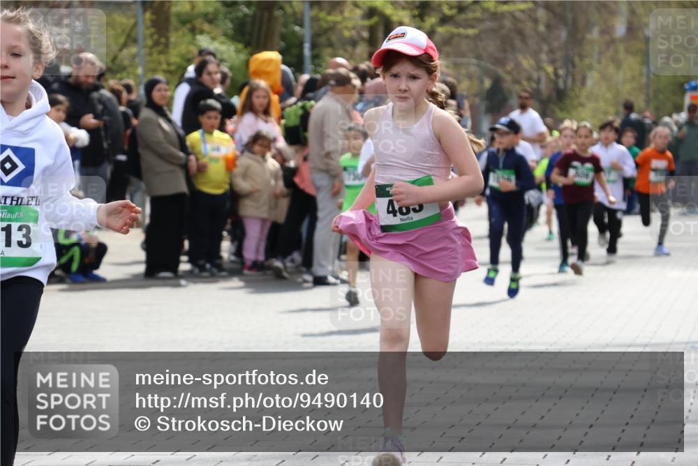 12.04.2026 - 45. Internationalen Wilhelmsburger Insellauf Strokosch-Dieckow http://msf.ph/oto/9490140 12.04.2026 14:34:23 Ziel 1731, 1722, 32, 33, 104, 314, 1718, 160, 483, 839, 1713, 1723, 1730, 115, 1026, 1712 meine-sportfotos.de