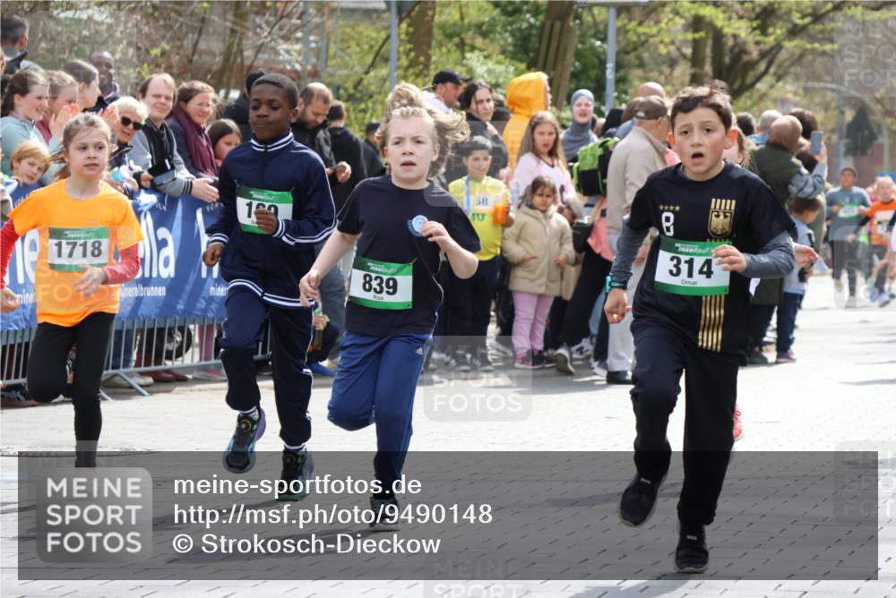 12.04.2026 - 45. Internationalen Wilhelmsburger Insellauf Strokosch-Dieckow http://msf.ph/oto/9490148 12.04.2026 14:34:21 Ziel 1731, 1722, 32, 33, 104, 314, 1718, 160, 483, 839, 1713, 1723, 1730 meine-sportfotos.de