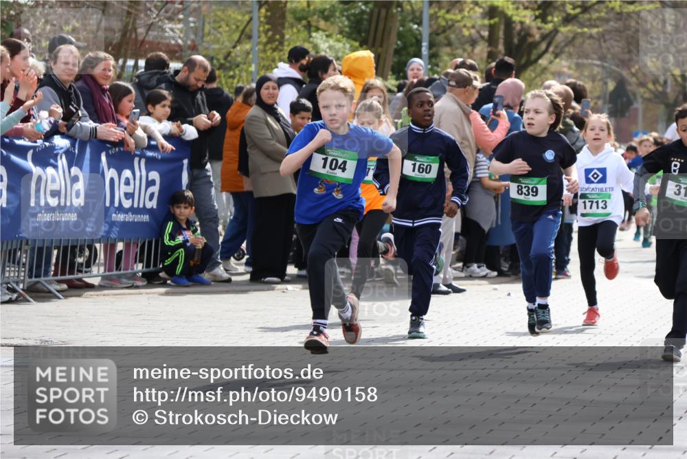12.04.2026 - 45. Internationalen Wilhelmsburger Insellauf Strokosch-Dieckow http://msf.ph/oto/9490158 12.04.2026 14:34:19 Ziel 552, 1014, 1731, 1722, 32, 33, 104, 314, 1718, 160, 483, 839, 1713, 1723 meine-sportfotos.de