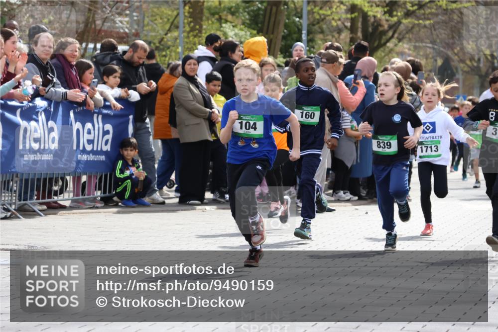 12.04.2026 - 45. Internationalen Wilhelmsburger Insellauf Strokosch-Dieckow http://msf.ph/oto/9490159 12.04.2026 14:34:19 Ziel 552, 1014, 1731, 1722, 32, 33, 104, 314, 1718, 160, 483, 839, 1713, 1723 meine-sportfotos.de