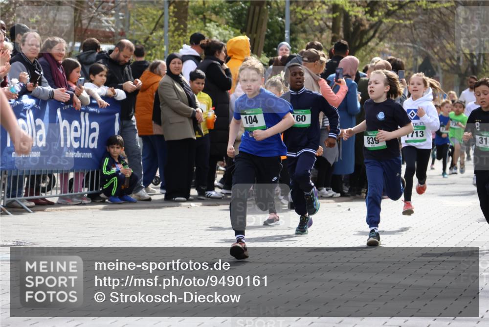 12.04.2026 - 45. Internationalen Wilhelmsburger Insellauf Strokosch-Dieckow http://msf.ph/oto/9490161 12.04.2026 14:34:19 Ziel 552, 1014, 1731, 1722, 32, 33, 104, 314, 1718, 160, 483, 839, 1713, 1723 meine-sportfotos.de