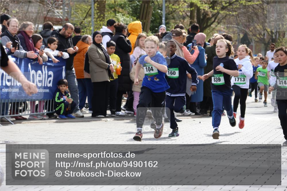12.04.2026 - 45. Internationalen Wilhelmsburger Insellauf Strokosch-Dieckow http://msf.ph/oto/9490162 12.04.2026 14:34:19 Ziel 552, 1014, 1731, 1722, 32, 33, 104, 314, 1718, 160, 483, 839, 1713, 1723 meine-sportfotos.de