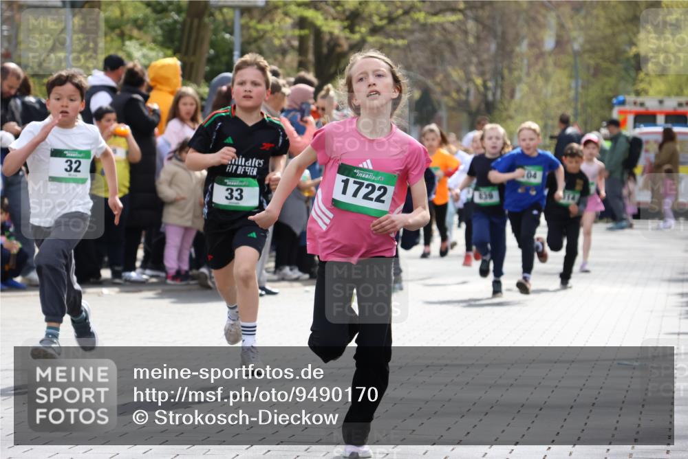 12.04.2026 - 45. Internationalen Wilhelmsburger Insellauf Strokosch-Dieckow http://msf.ph/oto/9490170 12.04.2026 14:34:17 Ziel 294, 870, 39, 649, 552, 1014, 1731, 1722, 32, 33, 104, 314, 1718, 160, 483, 839, 1713 meine-sportfotos.de