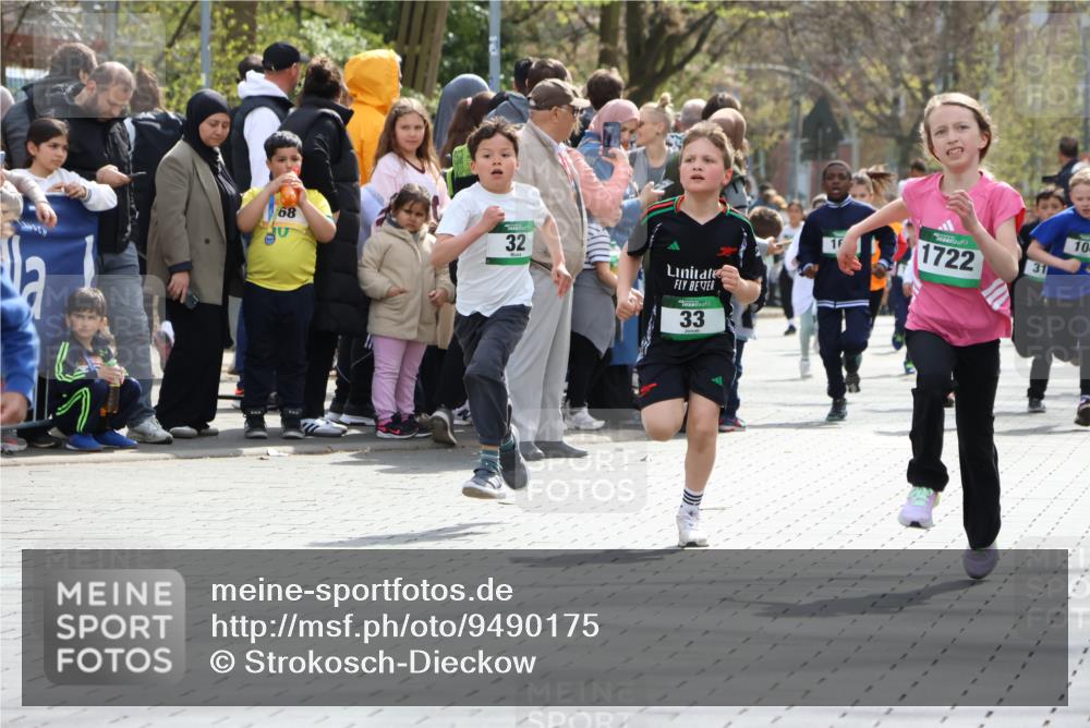 12.04.2026 - 45. Internationalen Wilhelmsburger Insellauf Strokosch-Dieckow http://msf.ph/oto/9490175 12.04.2026 14:34:16 Ziel 294, 870, 39, 649, 552, 1014, 1731, 1722, 32, 33, 104, 314, 1718 meine-sportfotos.de