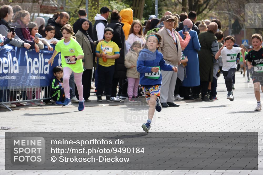 12.04.2026 - 45. Internationalen Wilhelmsburger Insellauf Strokosch-Dieckow http://msf.ph/oto/9490184 12.04.2026 14:34:14 Ziel 676, 294, 870, 39, 649, 552, 1014, 1731, 1722, 32, 33 meine-sportfotos.de