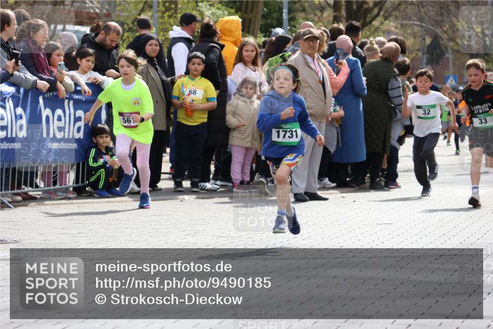 12.04.2026 - 45. Internationalen Wilhelmsburger Insellauf Strokosch-Dieckow http://msf.ph/oto/9490185 12.04.2026 14:34:14 Ziel 676, 294, 870, 39, 649, 552, 1014, 1731, 1722, 32, 33 meine-sportfotos.de