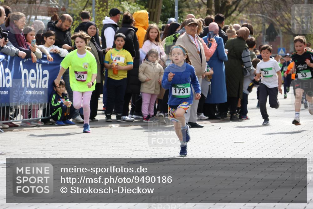 12.04.2026 - 45. Internationalen Wilhelmsburger Insellauf Strokosch-Dieckow http://msf.ph/oto/9490186 12.04.2026 14:34:14 Ziel 676, 294, 870, 39, 649, 552, 1014, 1731, 1722, 32, 33 meine-sportfotos.de